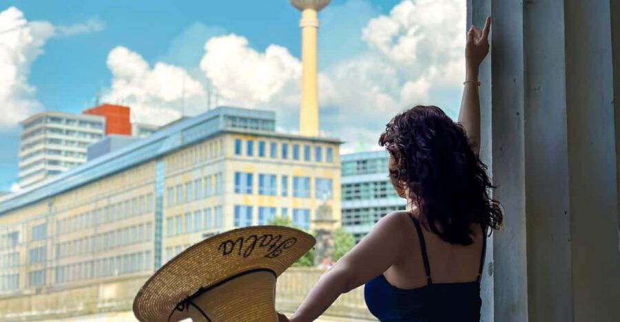 Berlin: Private Photoshoot With a Vacation Photographer - Overview of the Photoshoot