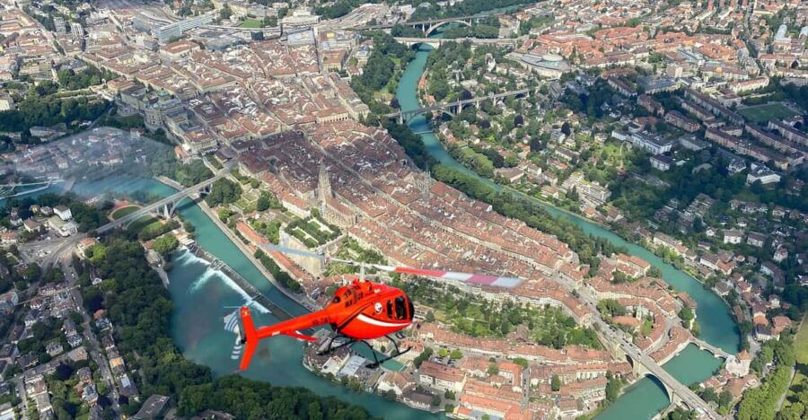 Bern: Exclusive Helicopter-Tour for 4 Over the Swiss Capital