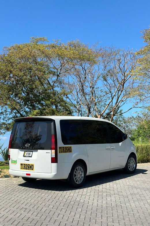 Best Value Deluxe Transportation La Fortuna - Manuel Antonio - Company Background and Expertise