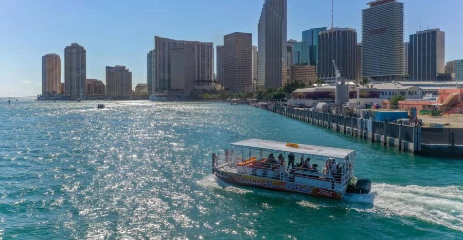 Biscayne Bay Boat Ride With Stops in Miami Beach and Miami