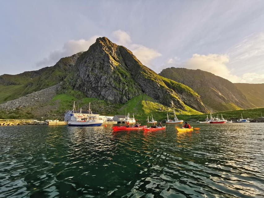 Bøstad: Kayaking Tour in Lofoten With Snacks