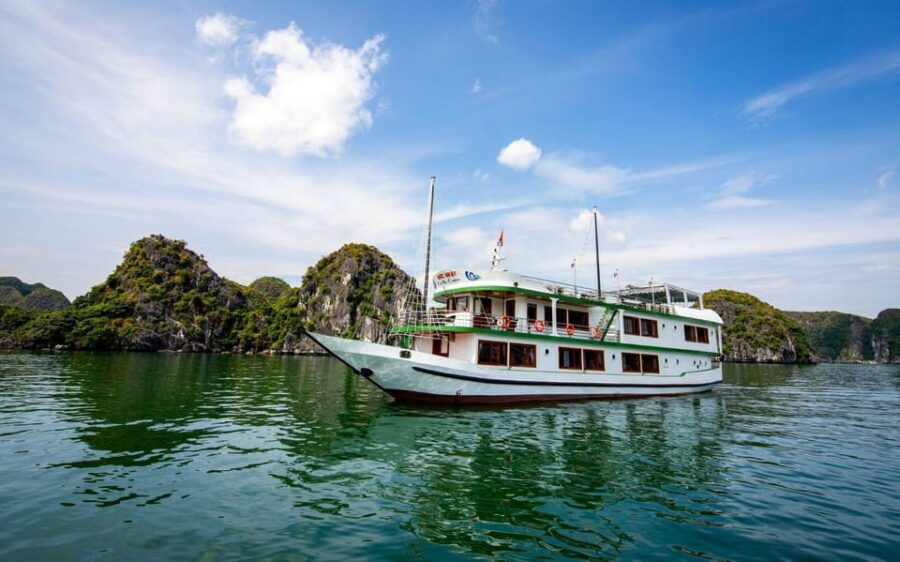 Cat Ba: Lan Ha Bay Cruises- Biking,Kayaking, Longest of 2d1n