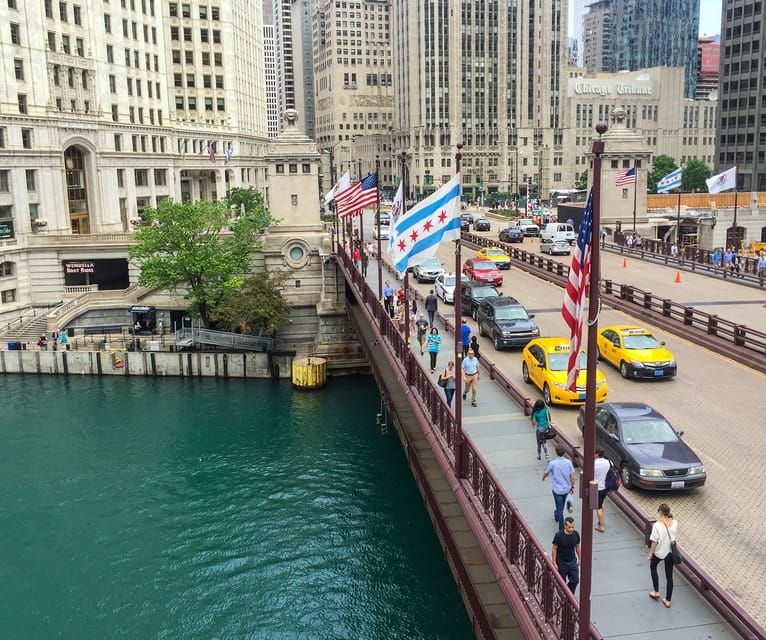 Chicago: Magnificent Mile Walking Tour