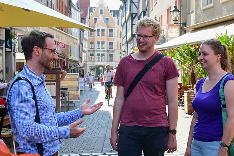 Cologne: Entertaining Guided Tour to Old Town Highlights