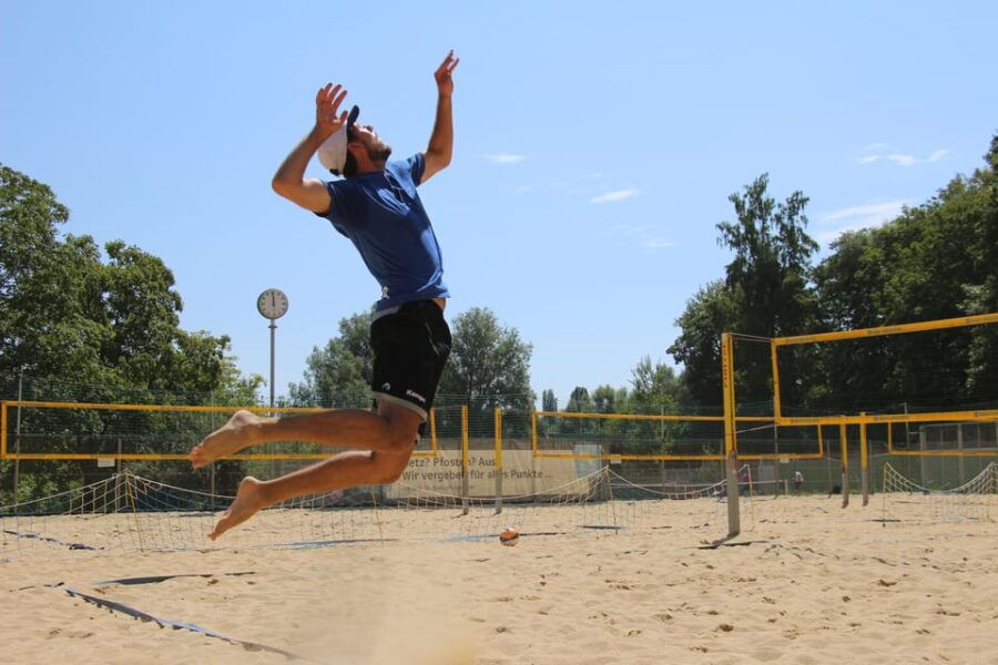 Constance: Beach Volleyball Course for Lido Players