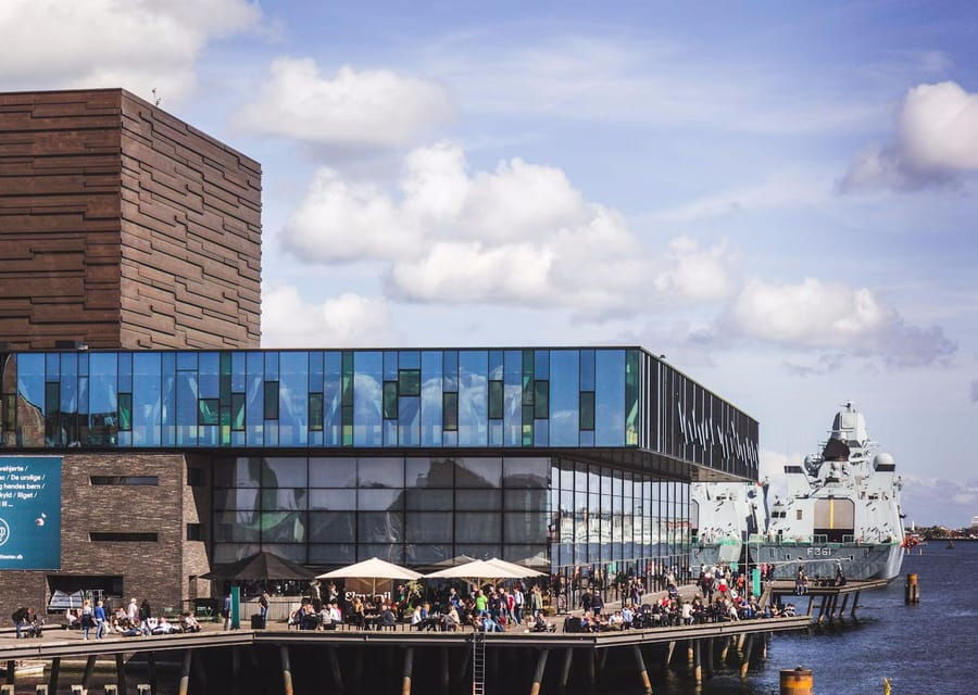 Copenhagen: Public 2-Hour Guided Walking Tour in French - Tour Overview