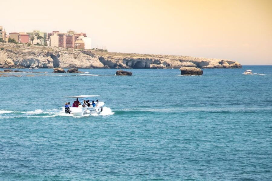 CORRADO Excursions: Boat Tour on the Island of Ortigia