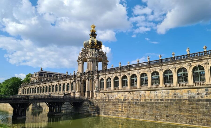 Dresden: Sightseeing Bicycle Tour With Tasting De/En - Tour Overview