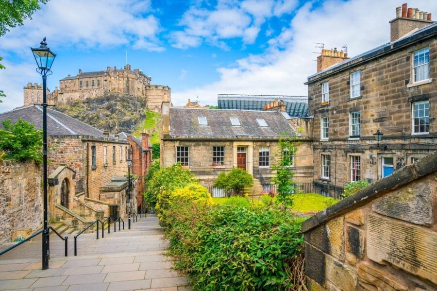 Edinburgh: History Lovers Old Town Walking Tour
