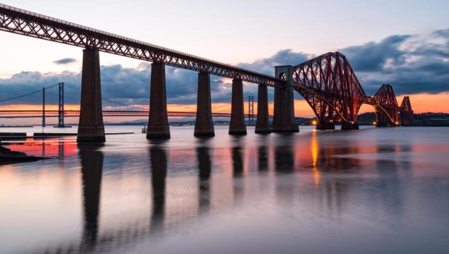 Edinburgh: Insta-Perfect Walk With a Local