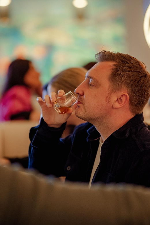 Edinburgh: Johnnie Walker Whisky and Chocolate Pairing - Overview of the Experience