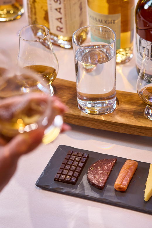 Edinburgh: Scotch Whisky Tasting Experience With Canapés