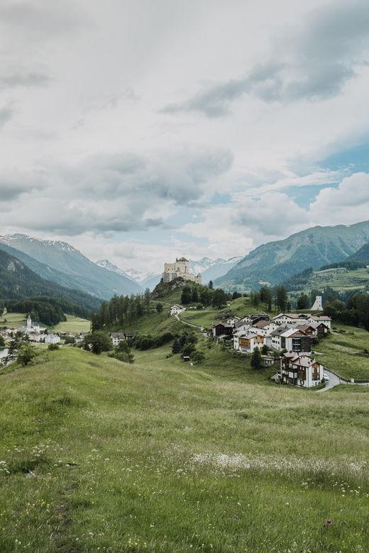 Engadin: Local Companion/Guide for Customized Tours