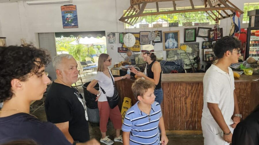 Family Friendly Walking Tour of Little Havana