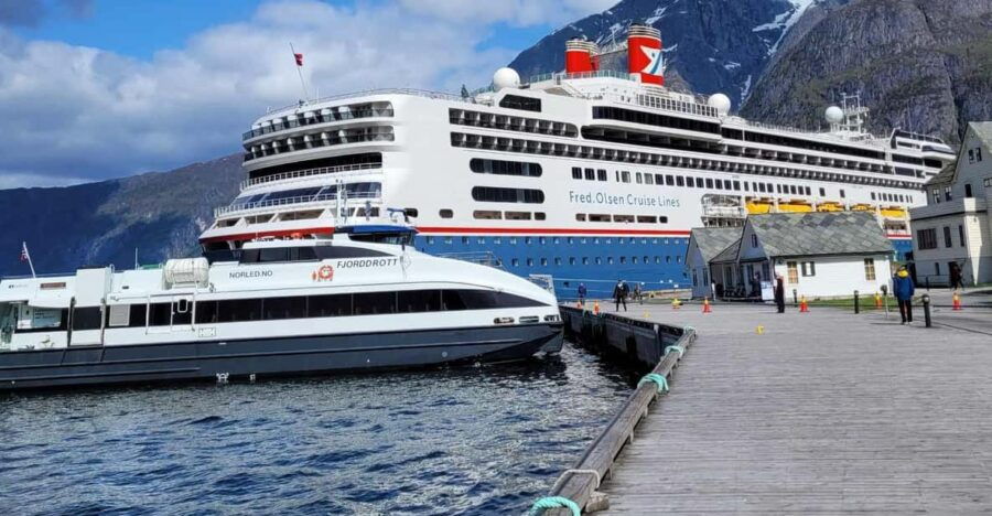 From Eidfjord: Trip to Voringsfossen Waterfall