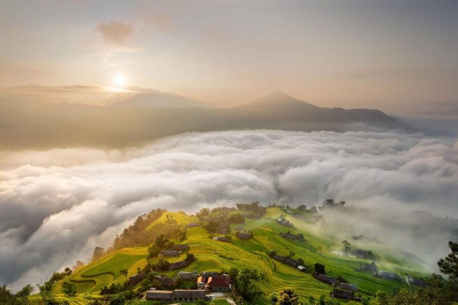 From Hanoi: Group Sapa Tour 2 Days With Fansipan Peak Visit