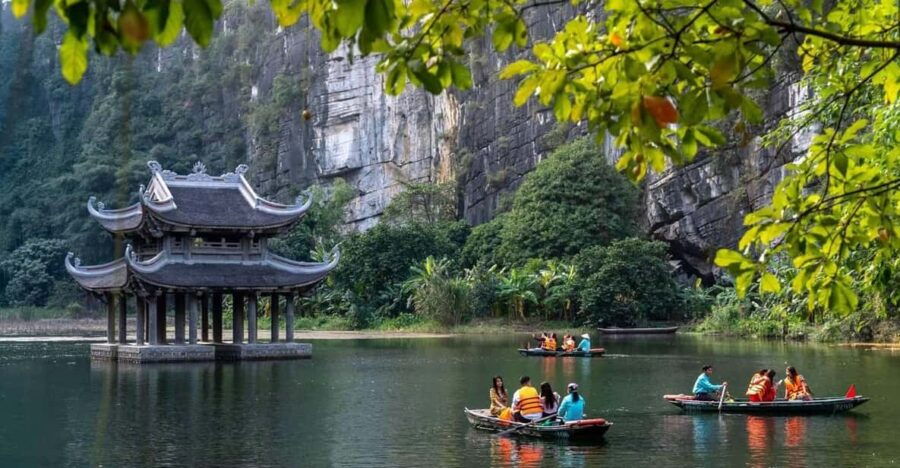From Hanoi: Ninh Binh & Bai Dinh & Trang An & Mua Caves Tour