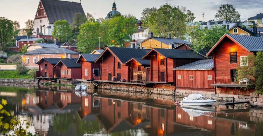 From Helsinki: Private Day Trip to Porvoo
