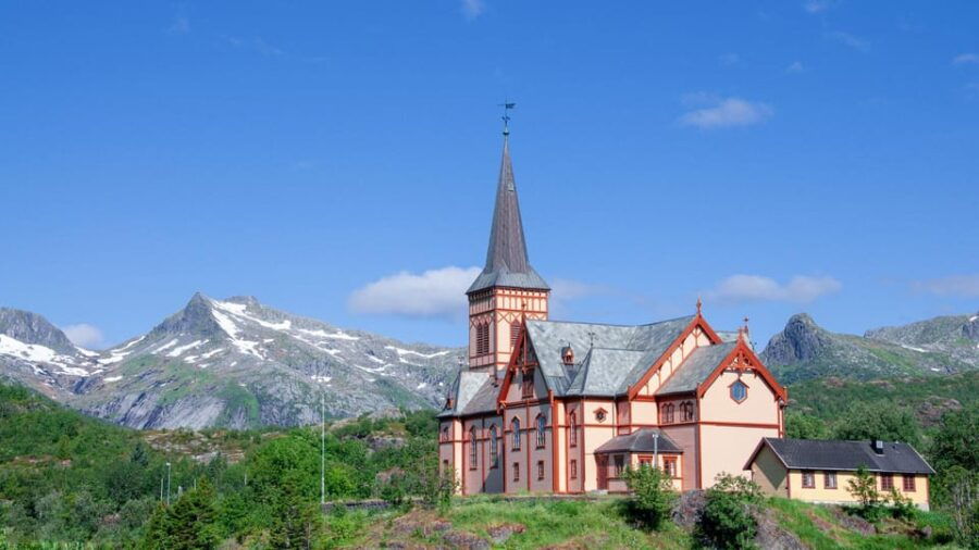 From Svolvær: Henningsvær Lofoten East Island Full Day Tour