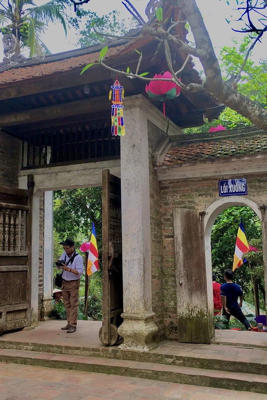 Full Day Duong Lam Village, Tay Phuong and Thay Pagoda Tour