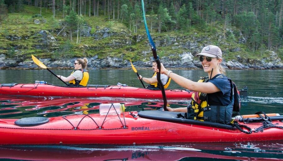 Geiranger: Kayak Tour With Guide