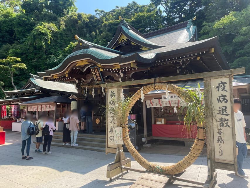 Gourmet and Historical Tour in Enoshima