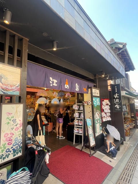 Gourmet Food and Temple Visit Tour in Enoshima