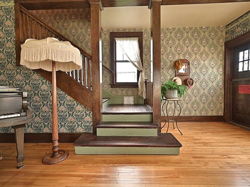 Grand Rapids: Ruby Slipper Theft Guided Tour - Tour Overview