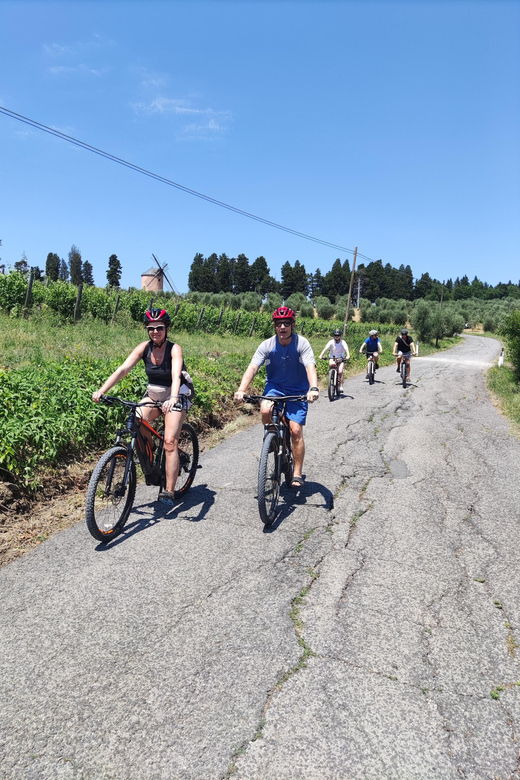 Gulf of Baratti & Populonia: E-Bike Tour + Shuttle Service