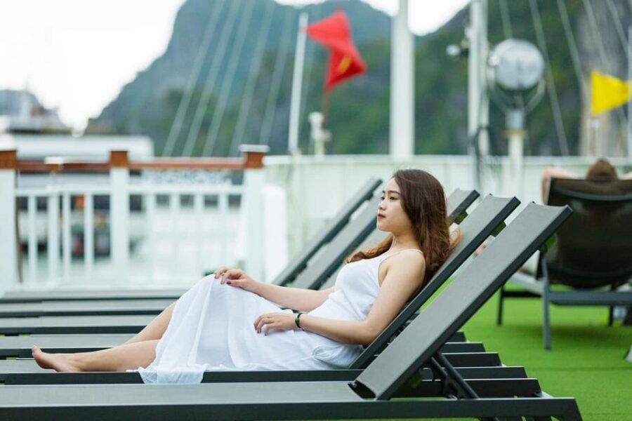 Hanoi/Tuan Chau: 2-Day Halong Bay and Cat Ba Island Cruise
