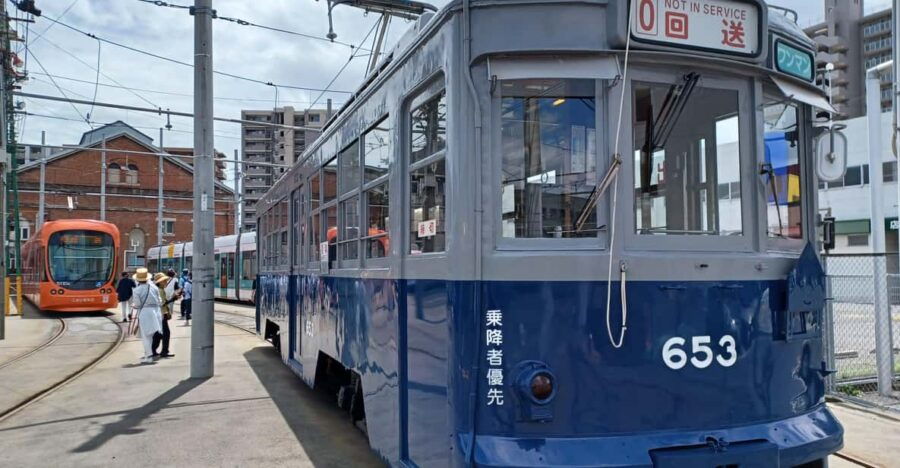 Hiroshima/A-bombed Train 653＆VR Tour in Peace Memorial Park