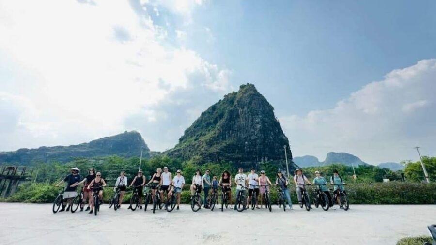 Hoa Lu – Mua Cave – Tam Coc Bich Dong – Biking & Boat Trip