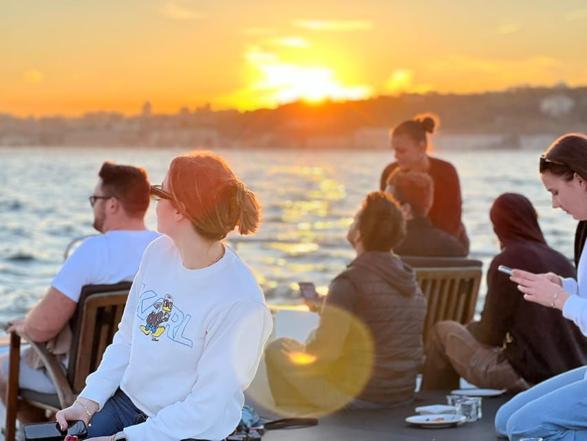 Istanbul: Bosphorus Cruise by Yacht at Daytime or Sunset - Tour Overview and Pricing