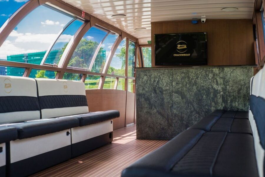 Krakow: Cruise and Tour of Former Concentration Camp Płaszów - Cruise Experience