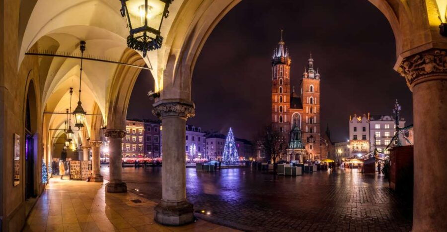 Krakow: Evening Walking Tour With Spooky Stories - Tour Overview