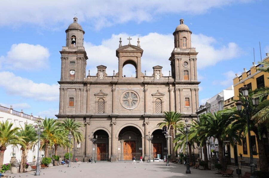 Las Palmas Exploring: Walking Guided City Adventure