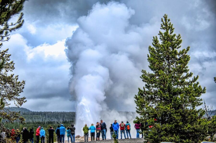 LAX 6-day Tour Unique Yellowstone National Park Experience