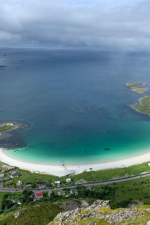Leknes: 4 Hours Private Exclusive Car Sightseeing in Lofoten