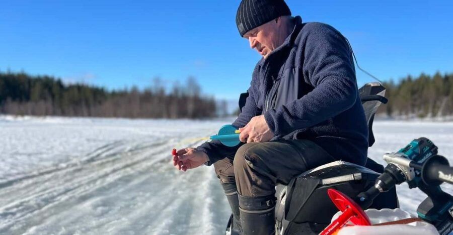 Levi: Fishing, Lunch & Reindeer Farm Visit in the Wilderness - Ice Fishing Adventure