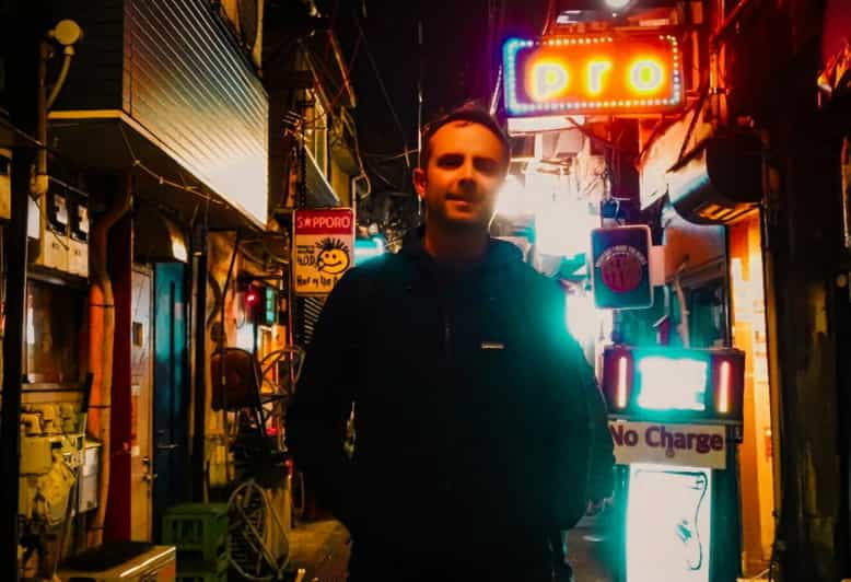 Licensed Guide Shinjuku Dramatic Tour - Experience Highlights