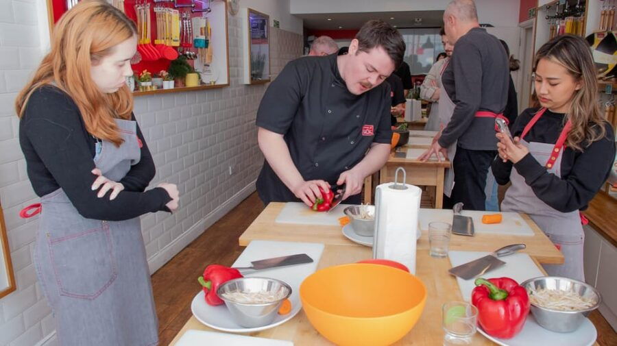 London: Korean Bibimbap Cookery Class With Wine - Class Overview