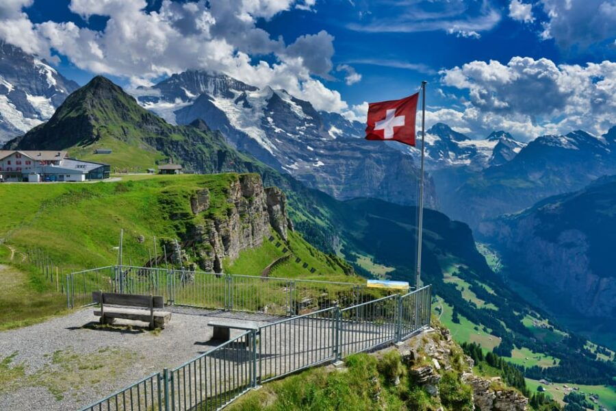 Lucerne: Interlaken & Grindelwald Exclusive Private Day Tour