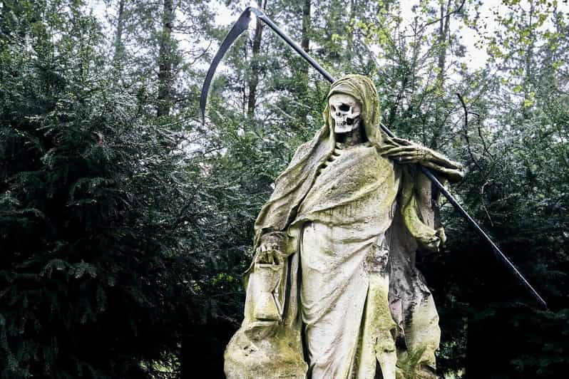 Melaten Cemetery: Guided Tour With All Senses
