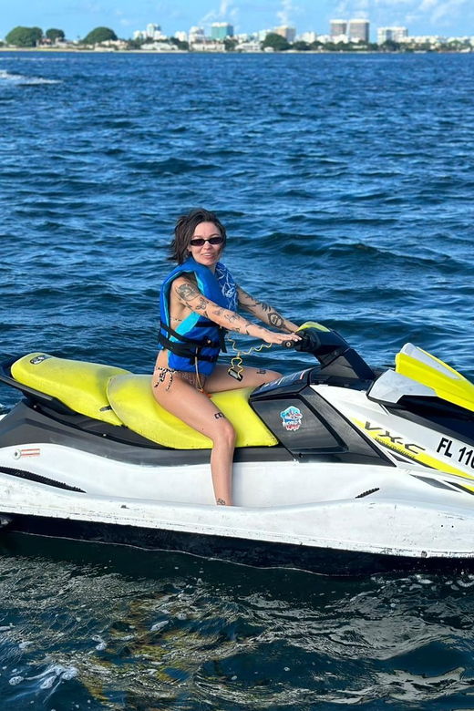 Miami Beach: Boat Ride and Jet Ski Rental
