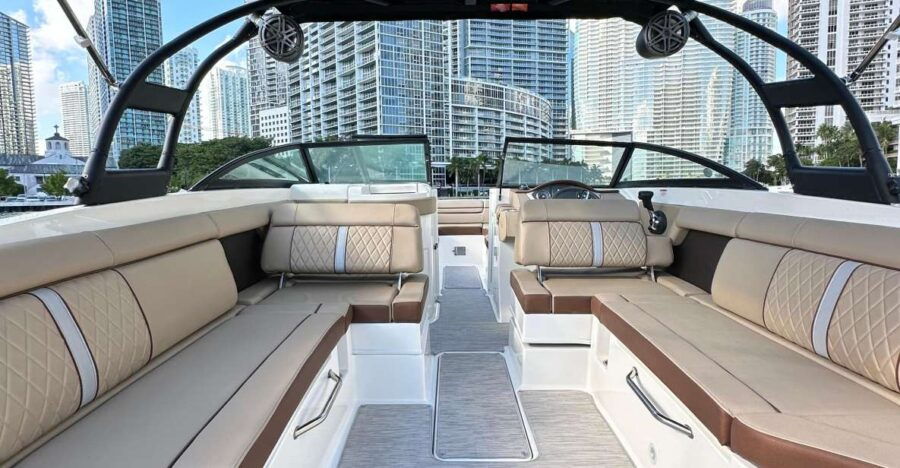 Miami: Private 29′ SeaRay SDX Coastal Highlights Boat Tour