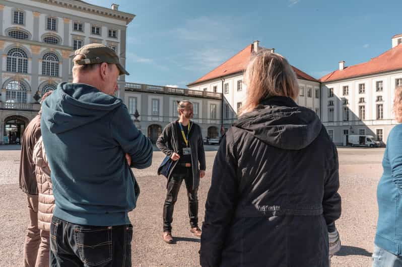 Munich: Guided Tour of Nymphenburg Palace and Park in German