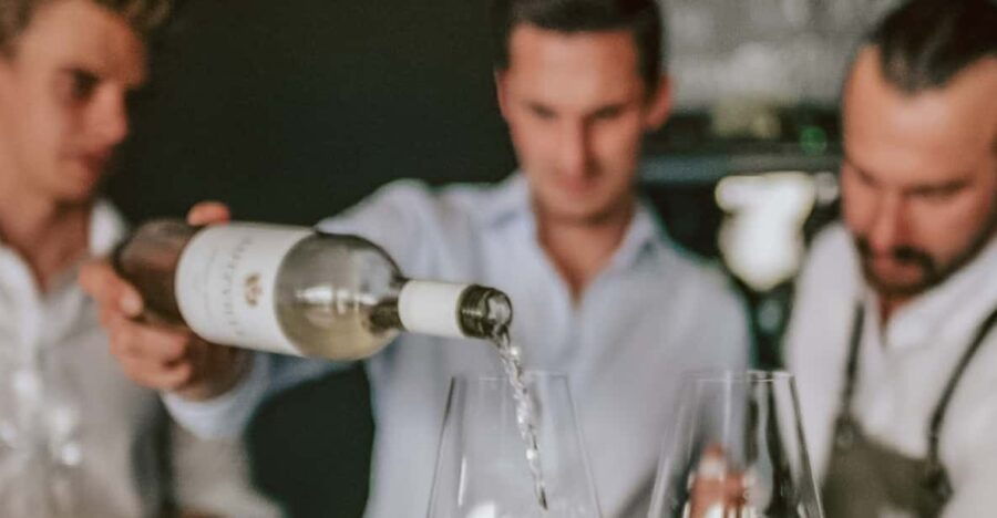 Munich: Romantic Wine Experience for Two at Viktualienmarkt