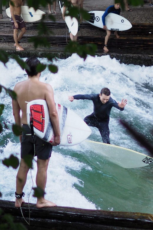 Munich: The Ultimate Bachelor Party – Surf Experience Munich