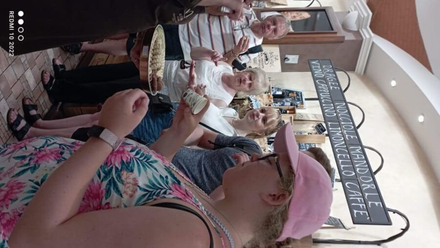 Naples: Highlights Walkin Tour & Breathles Views & Tasting