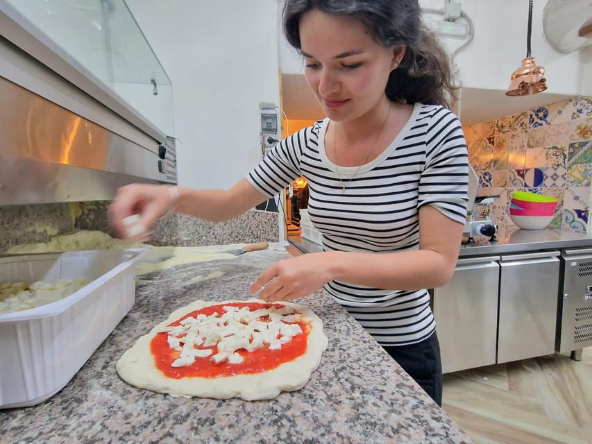 Naples: Pizza Making Class With Local Pizzaiolo